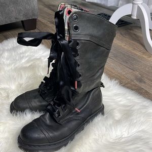 poshmark combat boots